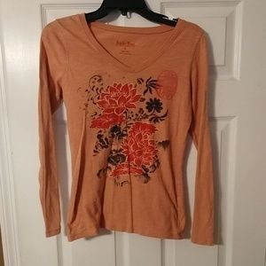 Lucky Long Sleeved V Neck T Shirt. Size Small